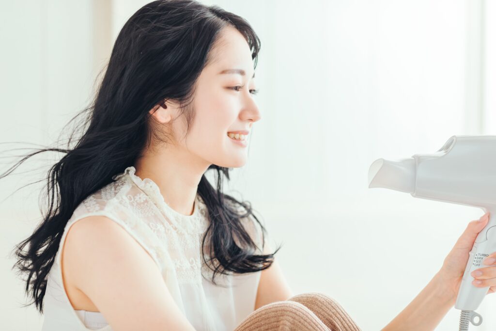 髪質改善ホームケアで理想の美髪へ ― 沖縄県那覇市「Wealth 真嘉比店」が提案する綺麗の習慣