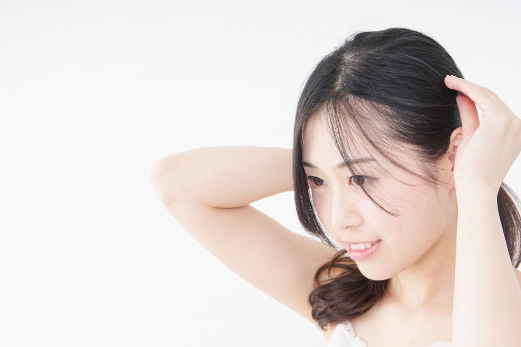 沖縄県那覇市の美容室「Wealth 真嘉比店」が提案する本質的な髪質改善と矯正縮毛で叶えるボブ美髪